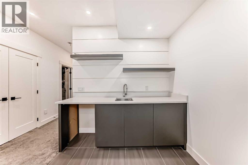 923 36A Street Nw, Calgary, AB - Indoor