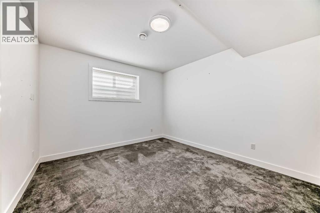 923 36A Street Nw, Calgary, AB - Indoor Photo Showing Other Room