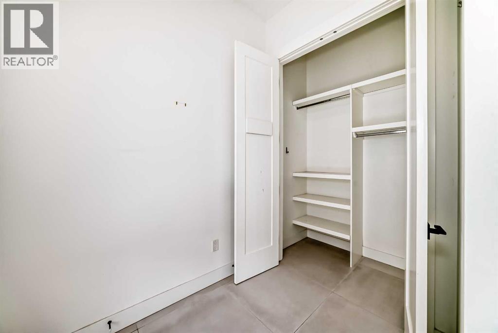 923 36A Street Nw, Calgary, AB - Indoor Photo Showing Other Room