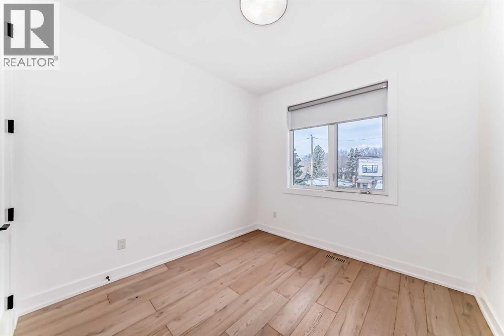 923 36A Street Nw, Calgary, AB - Indoor Photo Showing Other Room