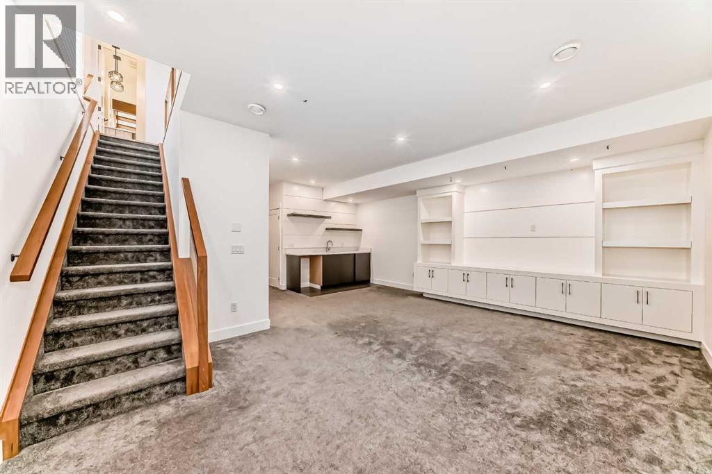 923 36A Street Nw, Calgary, AB - Indoor Photo Showing Other Room