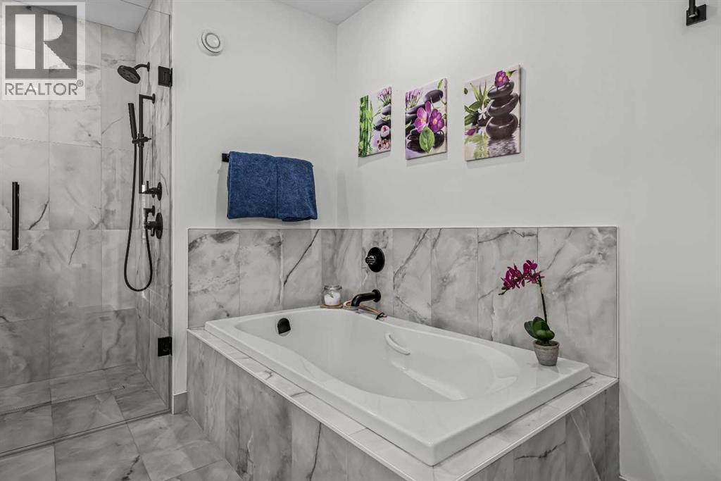 283C Three Sisters Drive, Canmore, AB - Indoor Photo Showing Bathroom