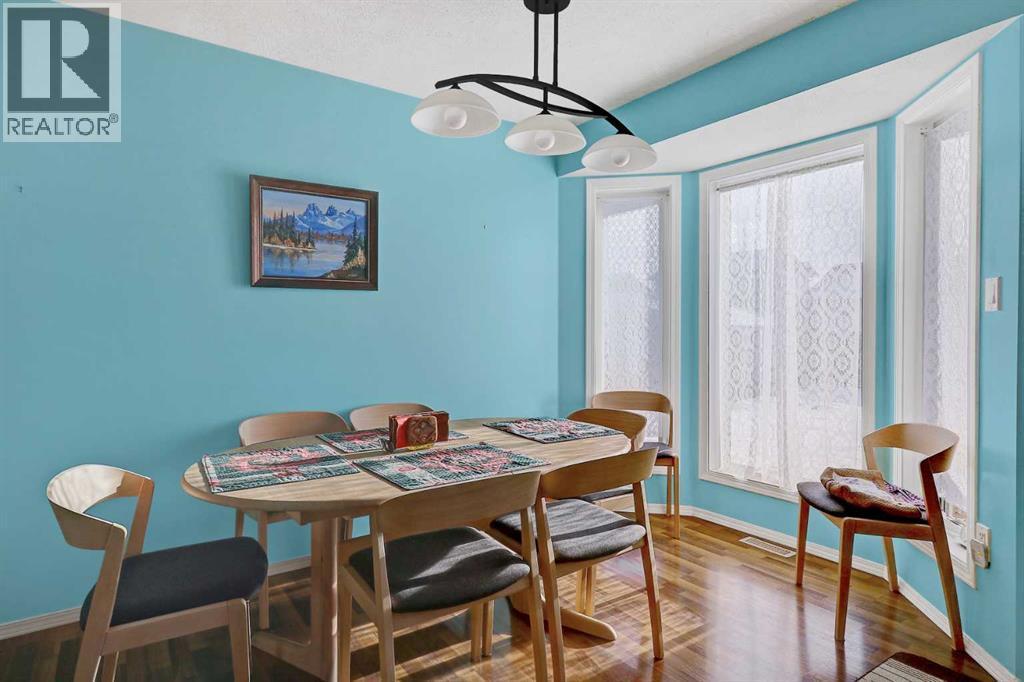 706 7 Street, Beaverlodge, AB - Indoor Photo Showing Dining Room