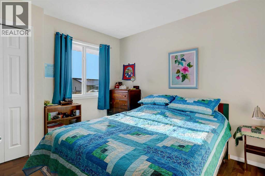 706 7 Street, Beaverlodge, AB - Indoor Photo Showing Bedroom