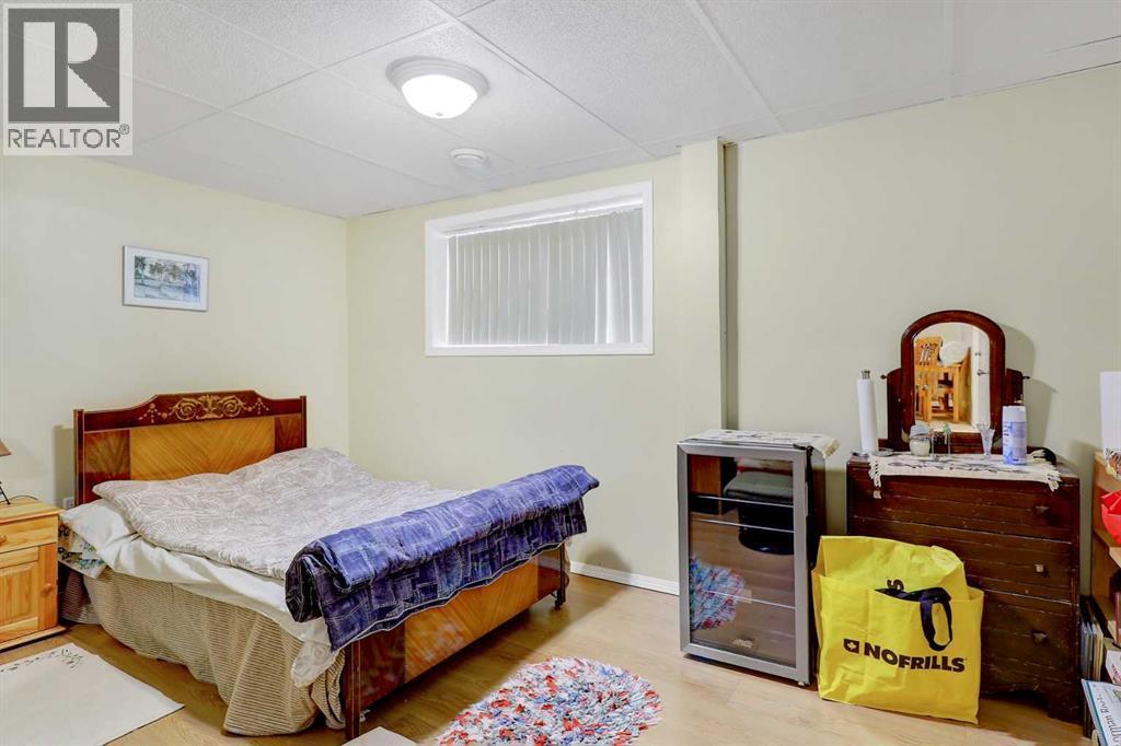 706 7 Street, Beaverlodge, AB - Indoor Photo Showing Bedroom