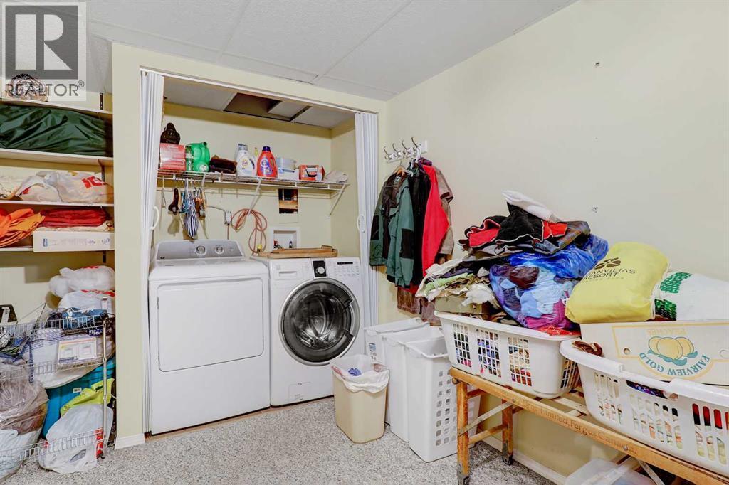 706 7 Street, Beaverlodge, AB - Indoor Photo Showing Laundry Room
