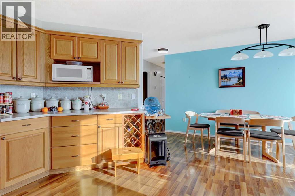 706 7 Street, Beaverlodge, AB - Indoor