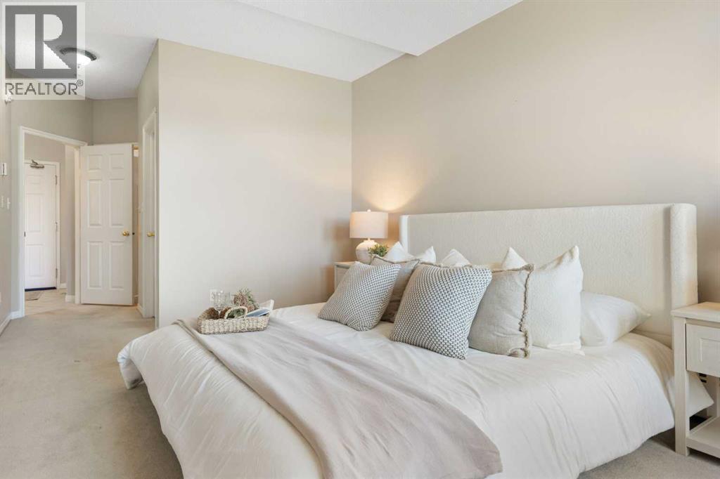 404, 2422 Erlton Street Sw, Calgary, AB - Indoor Photo Showing Bedroom