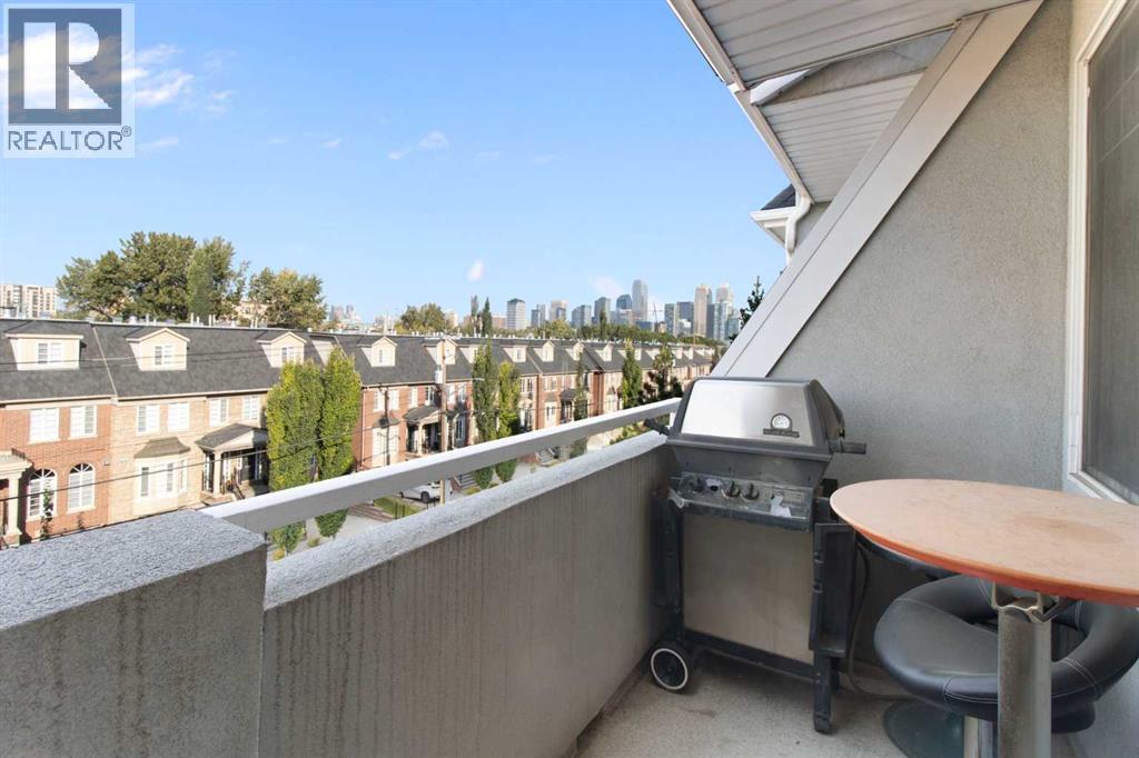 404, 2422 Erlton Street Sw, Calgary, AB - Outdoor With Balcony With Exterior