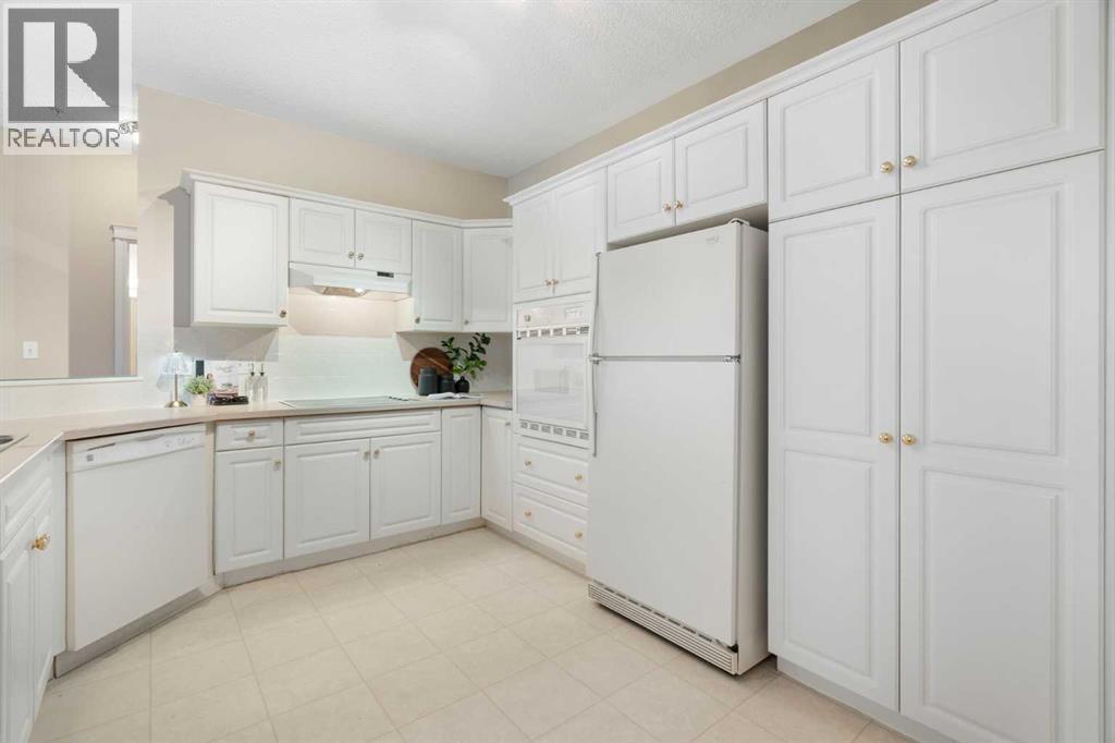 404, 2422 Erlton Street Sw, Calgary, AB - Indoor Photo Showing Kitchen