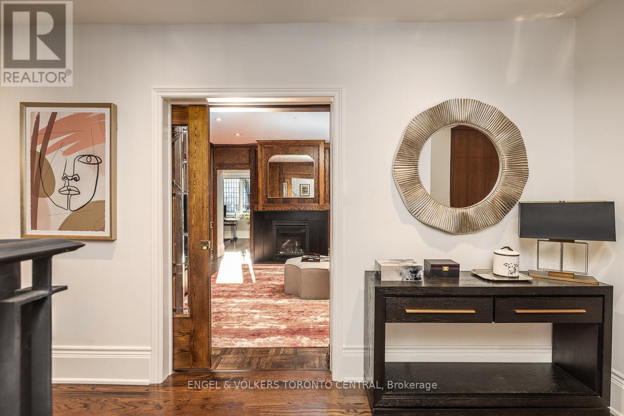 Original leaded pocket door into family room - 1 Bryce Avenue, Toronto, ON - Indoor Photo Showing Other Room