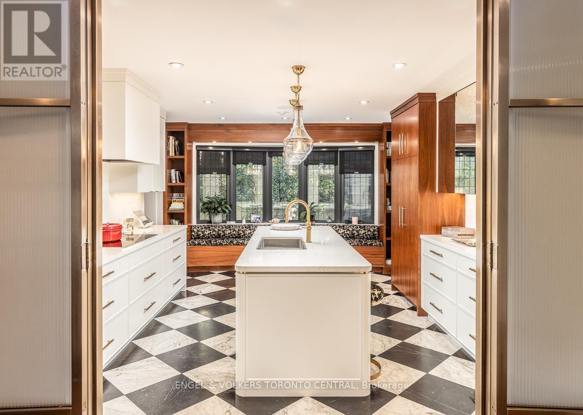 Double door entry to gourmet kitchen - 1 Bryce Avenue, Toronto, ON - Indoor