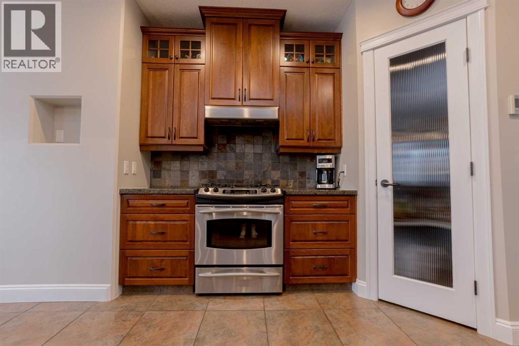 4622 93A Street, Wedgewood, AB - Indoor Photo Showing Kitchen
