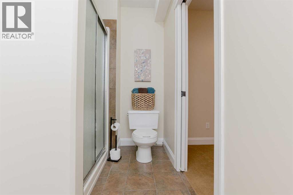 4622 93A Street, Wedgewood, AB - Indoor Photo Showing Bathroom