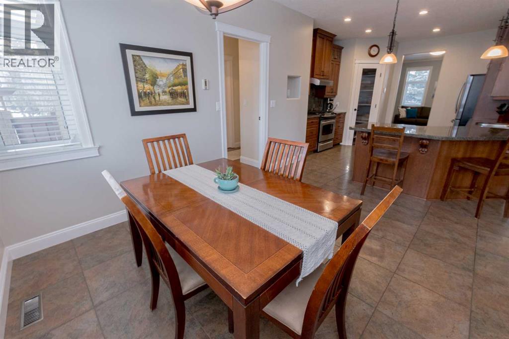 4622 93A Street, Wedgewood, AB - Indoor Photo Showing Dining Room