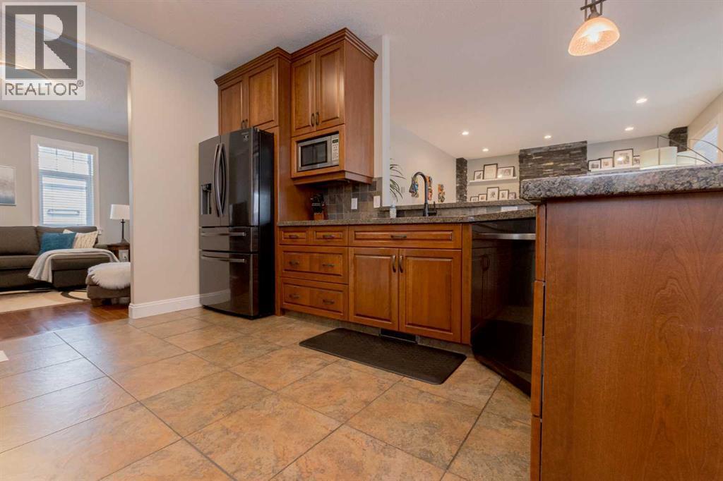 4622 93A Street, Wedgewood, AB - Indoor Photo Showing Kitchen