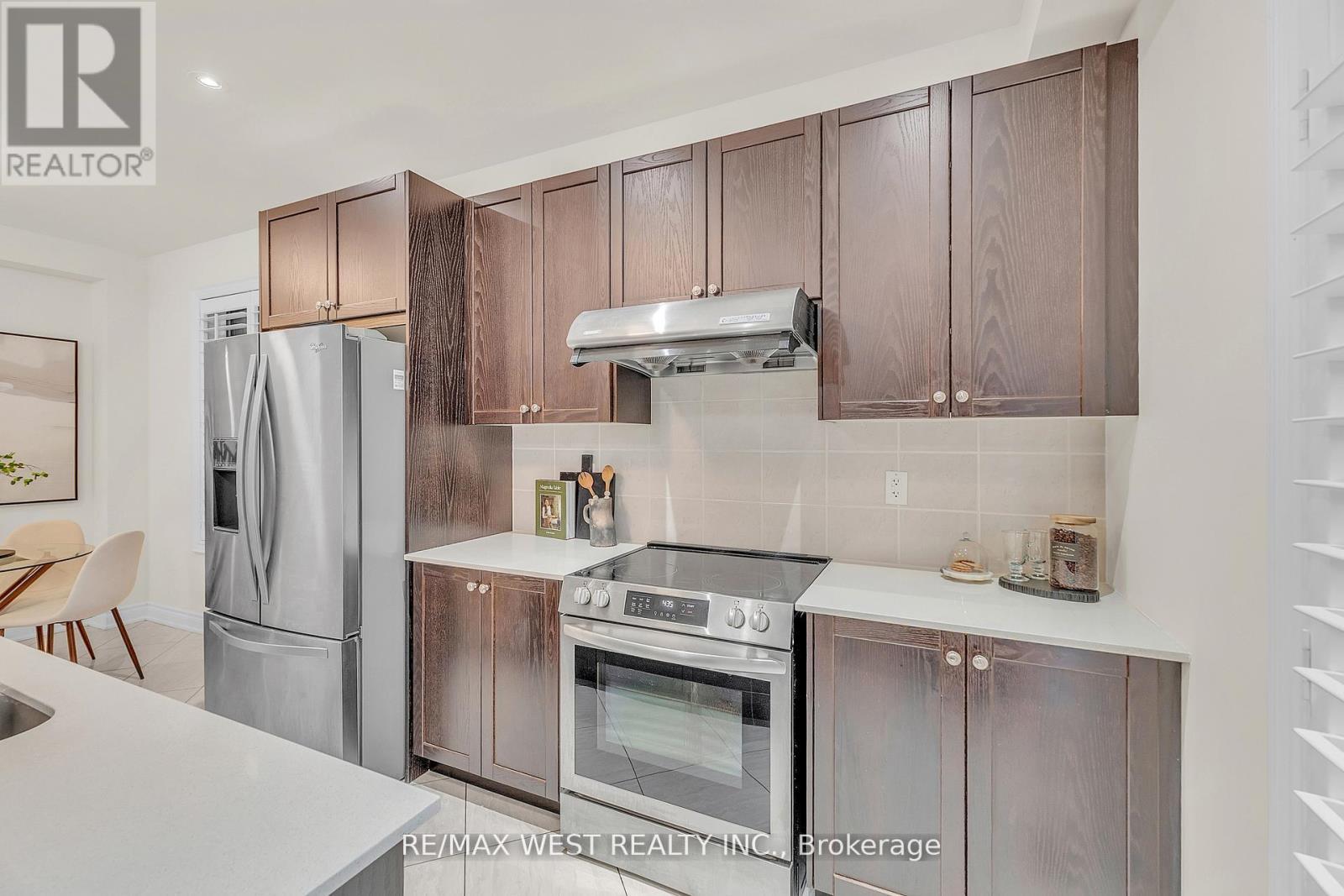 79 Algoma Drive, Vaughan, ON - Indoor Photo Showing Kitchen With Stainless Steel Kitchen
