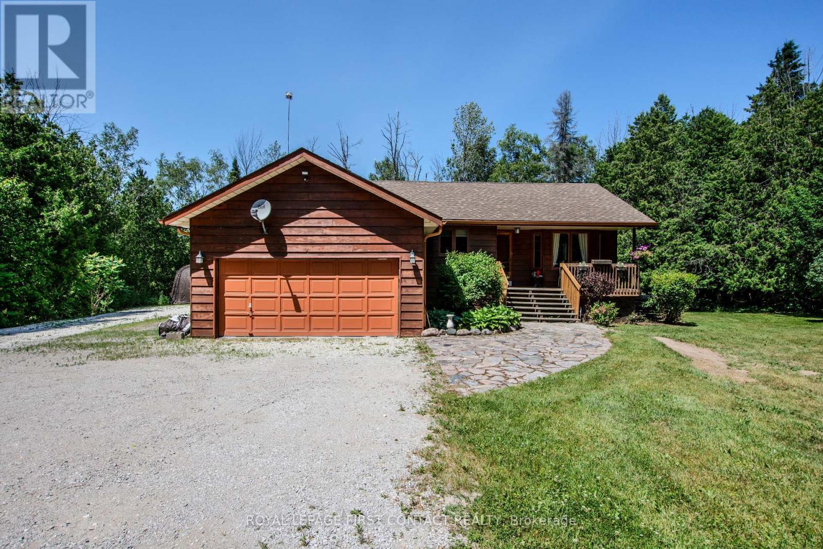5144 25Th Siderd, Essa, ON - Outdoor With Deck Patio Veranda