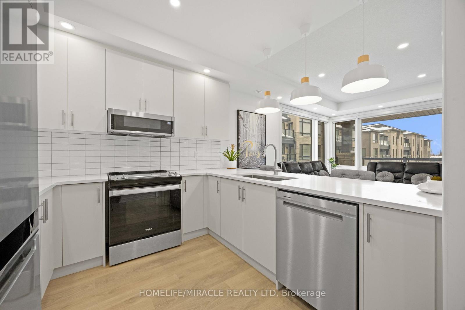 104 - 9470 The Gore Road, Brampton, ON - Indoor Photo Showing Kitchen With Upgraded Kitchen