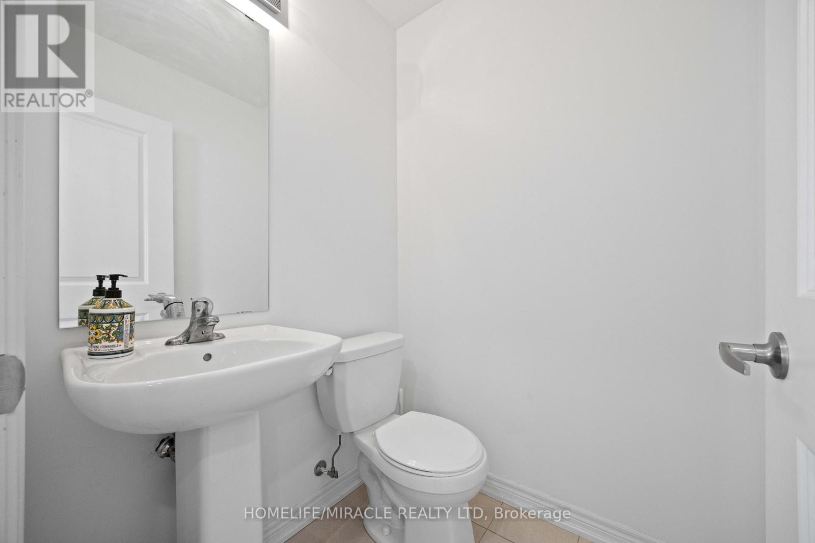 104 - 9470 The Gore Road, Brampton, ON - Indoor Photo Showing Bathroom