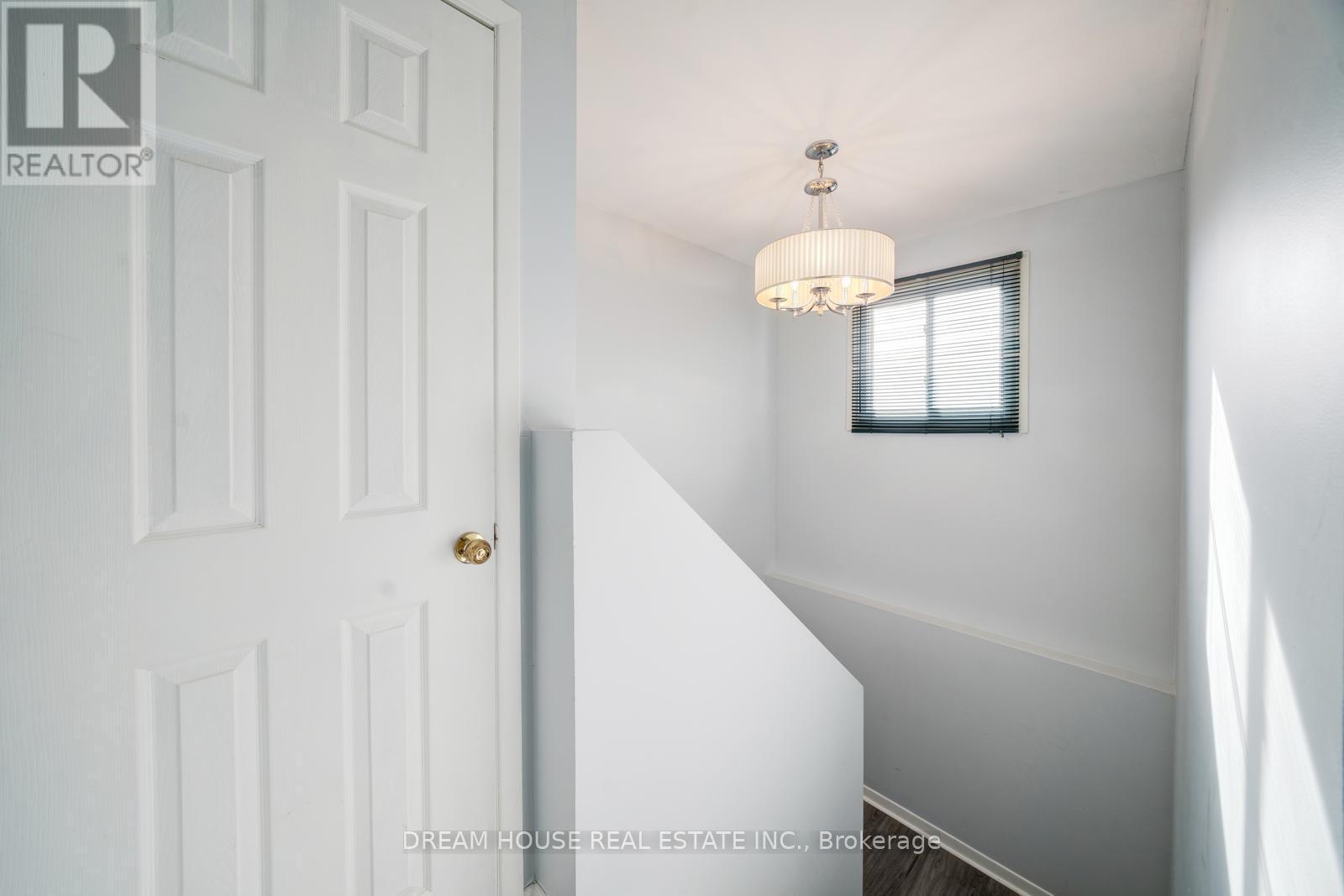 2048 Walker Avenue, Peterborough, ON - Indoor Photo Showing Other Room