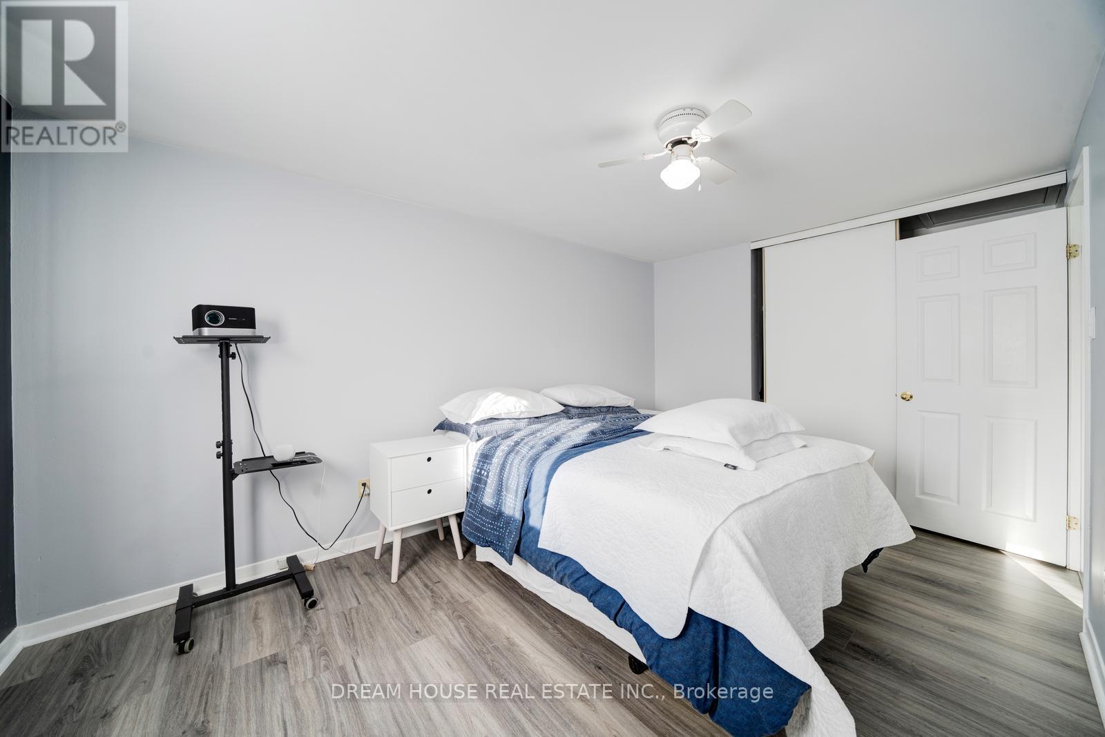 2048 Walker Avenue, Peterborough, ON - Indoor Photo Showing Bedroom