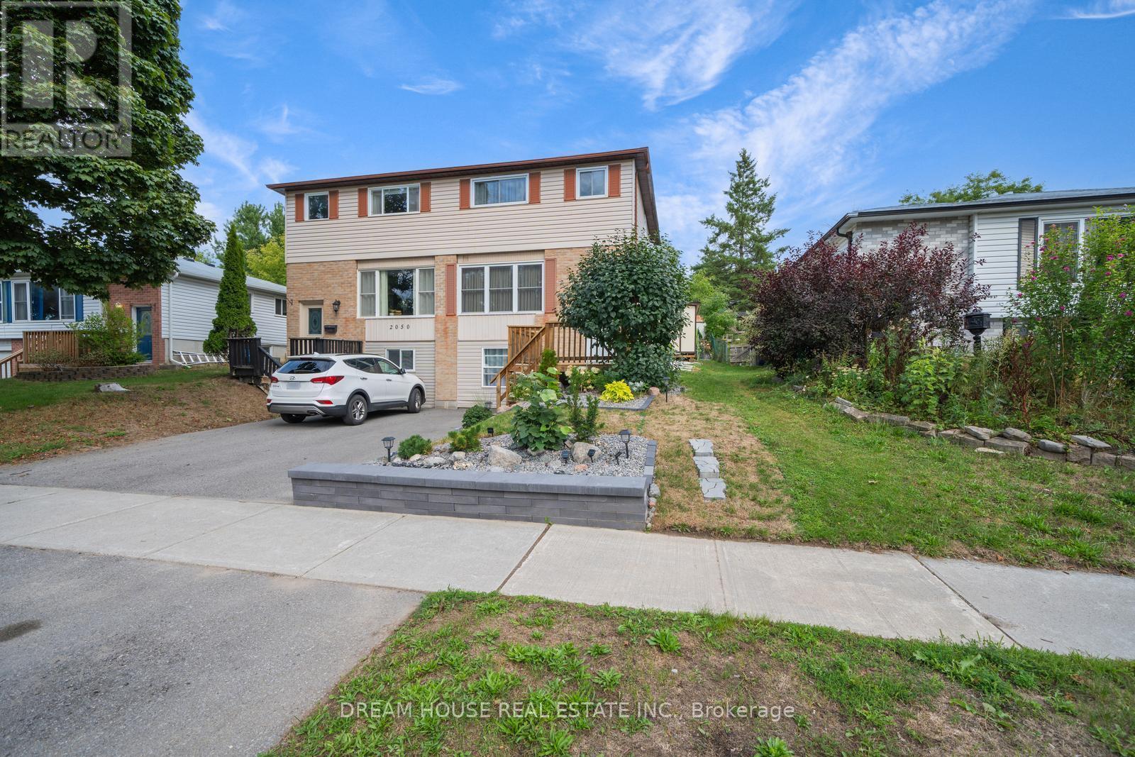 2048 Walker Avenue, Peterborough, ON - Outdoor