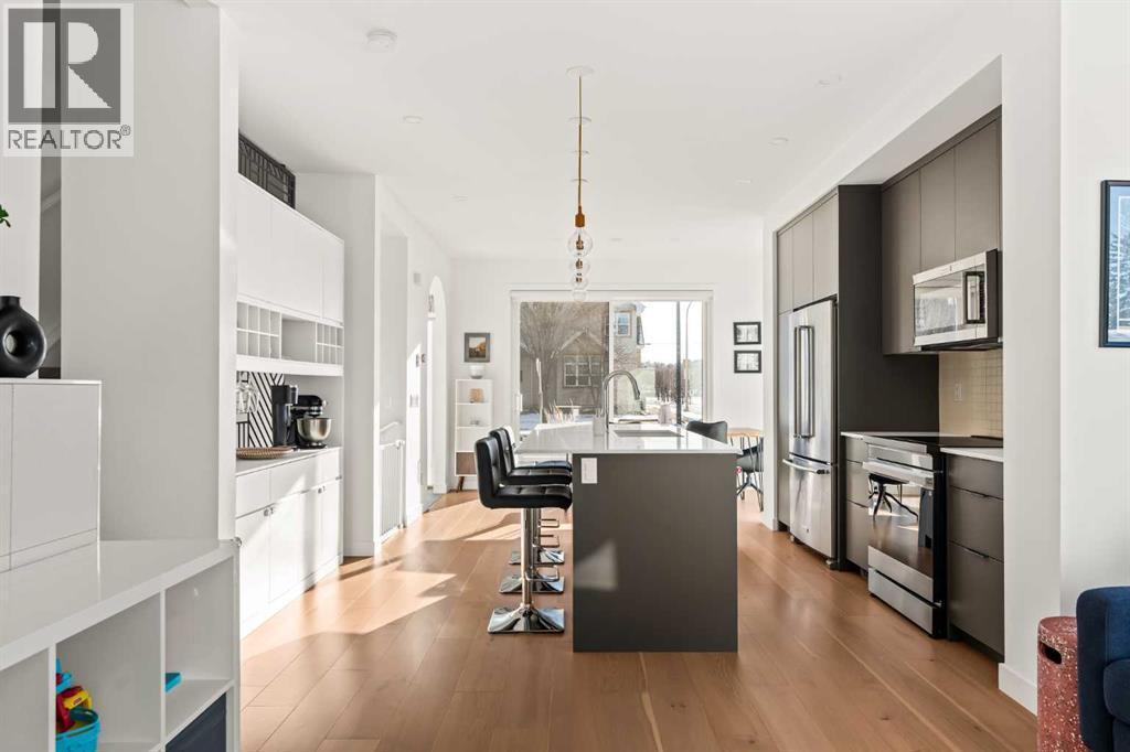 1940 Bowness Road Nw, Calgary, AB - Indoor Photo Showing Kitchen