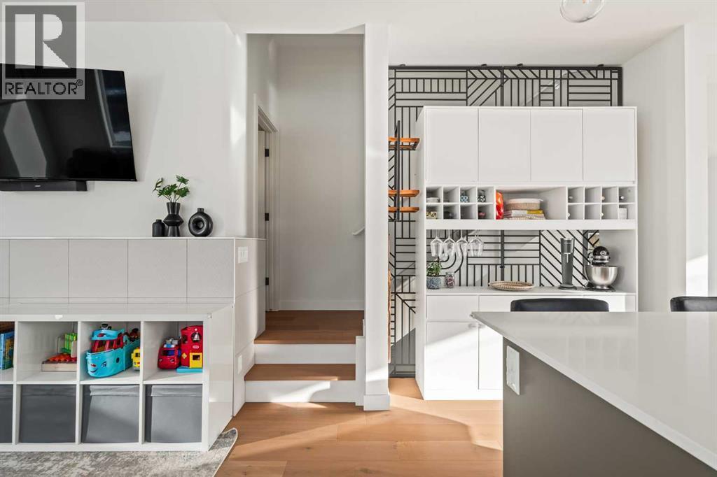 1940 Bowness Road Nw, Calgary, AB - Indoor