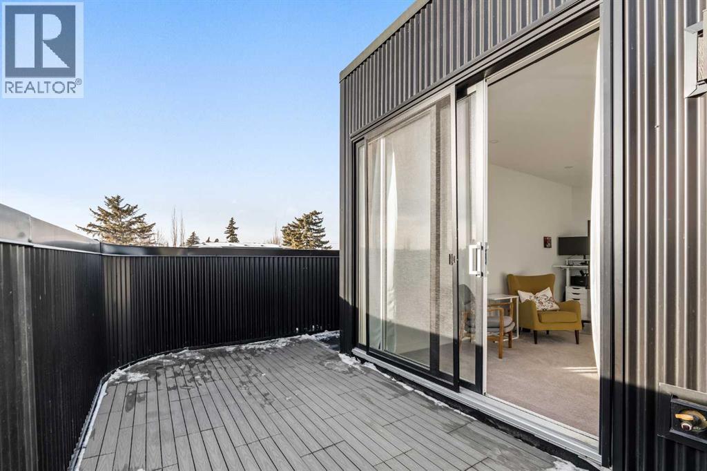 1940 Bowness Road Nw, Calgary, AB - With Exterior