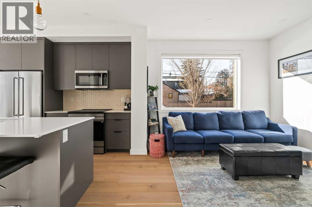 1940 Bowness Road Nw, Calgary, AB - Indoor