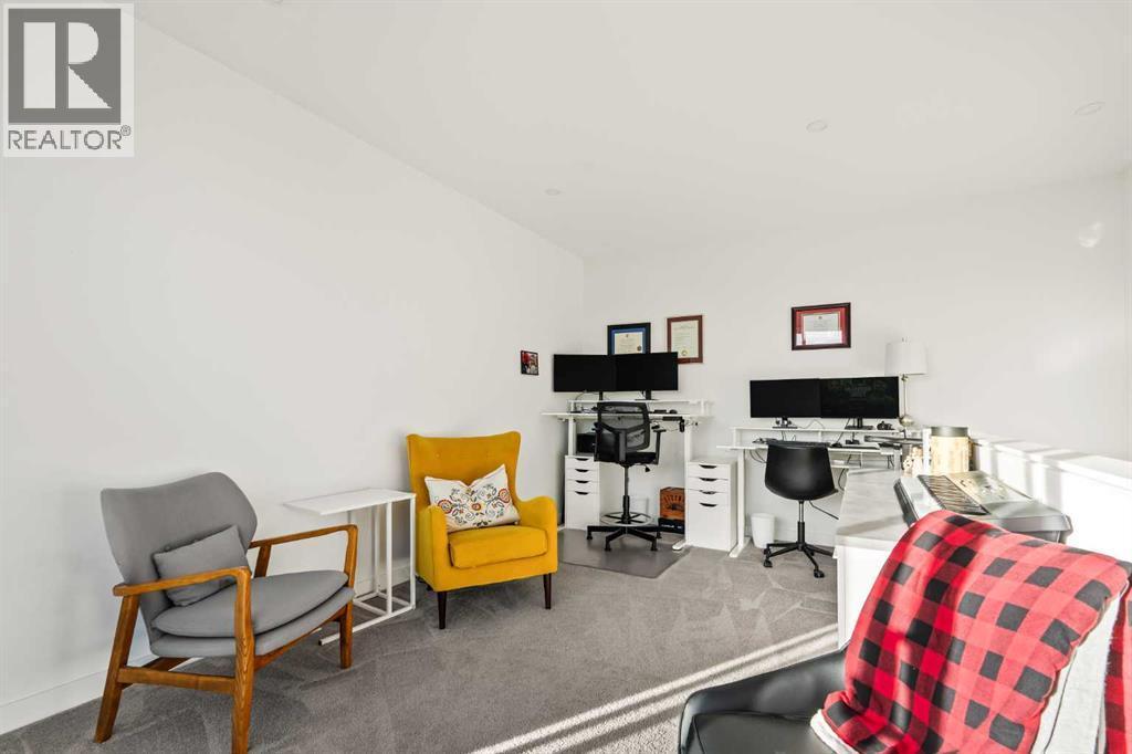 1940 Bowness Road Nw, Calgary, AB - Indoor