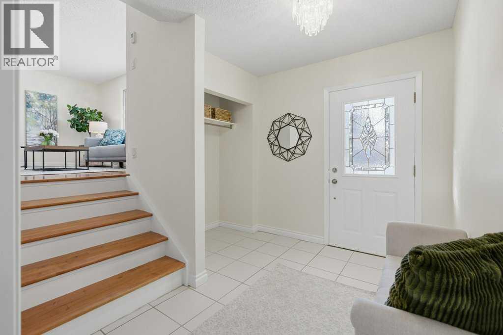 3703 Valdes Place Nw, Calgary, AB - Indoor Photo Showing Other Room