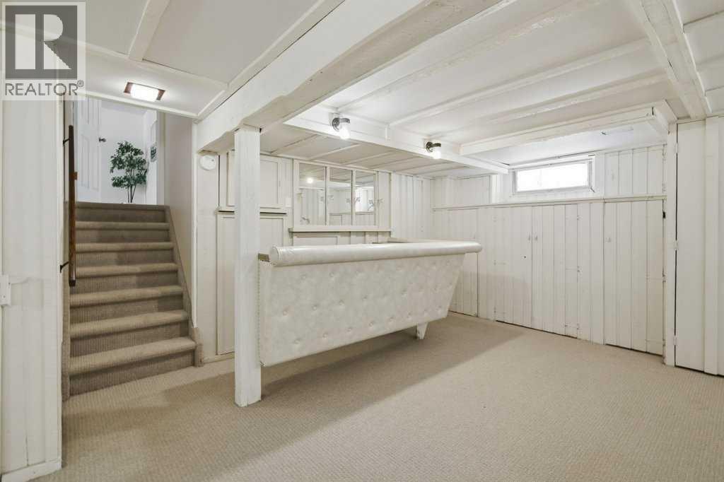 3703 Valdes Place Nw, Calgary, AB - Indoor Photo Showing Other Room