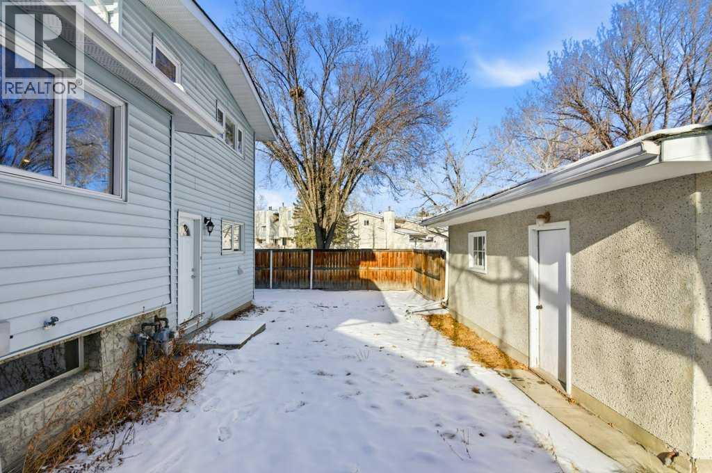 3703 Valdes Place Nw, Calgary, AB - Outdoor With Exterior