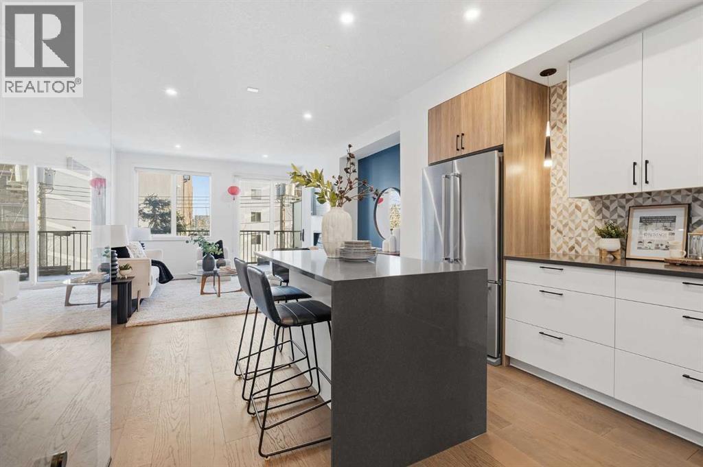 2104 17A Street Sw, Calgary, AB - Indoor Photo Showing Kitchen With Upgraded Kitchen