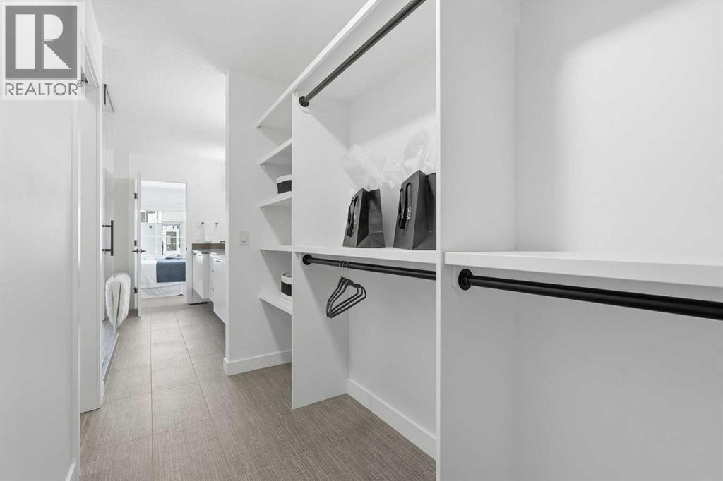 2104 17A Street Sw, Calgary, AB - Indoor With Storage