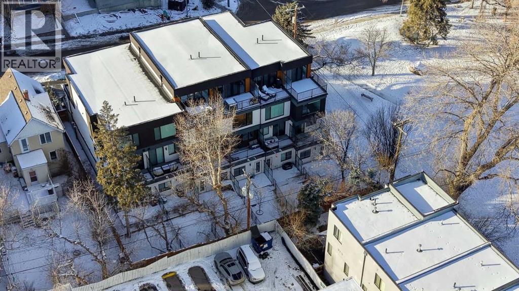 2104 17A Street Sw, Calgary, AB - Outdoor