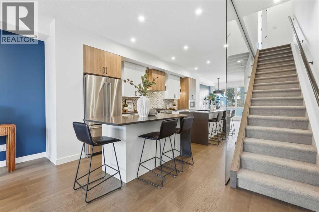 2104 17A Street Sw, Calgary, AB - Indoor Photo Showing Kitchen With Upgraded Kitchen