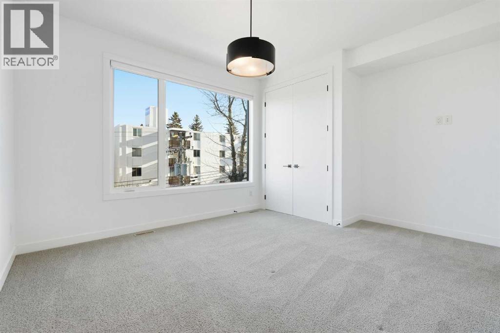 2104 17A Street Sw, Calgary, AB - Indoor Photo Showing Other Room