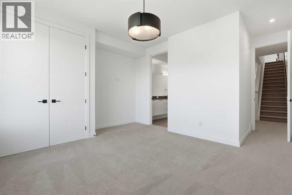 2104 17A Street Sw, Calgary, AB - Indoor Photo Showing Other Room