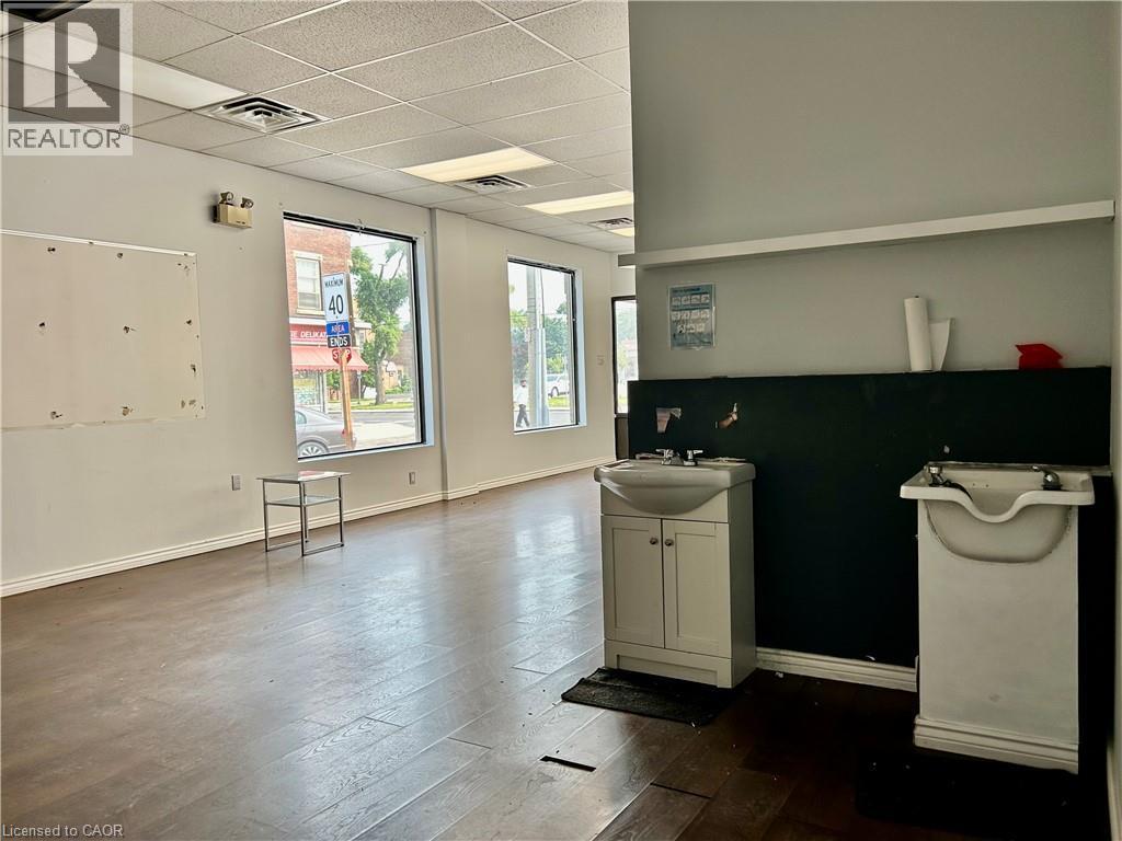 707 Barton Street E, Hamilton, ON