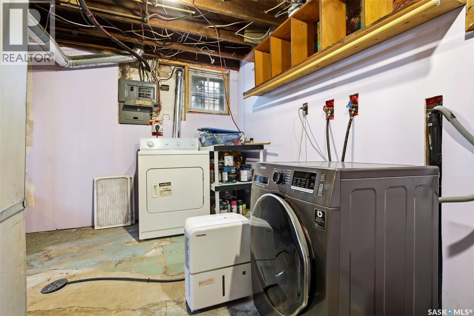 1929 Toronto Street, Regina, SK - Indoor Photo Showing Laundry Room