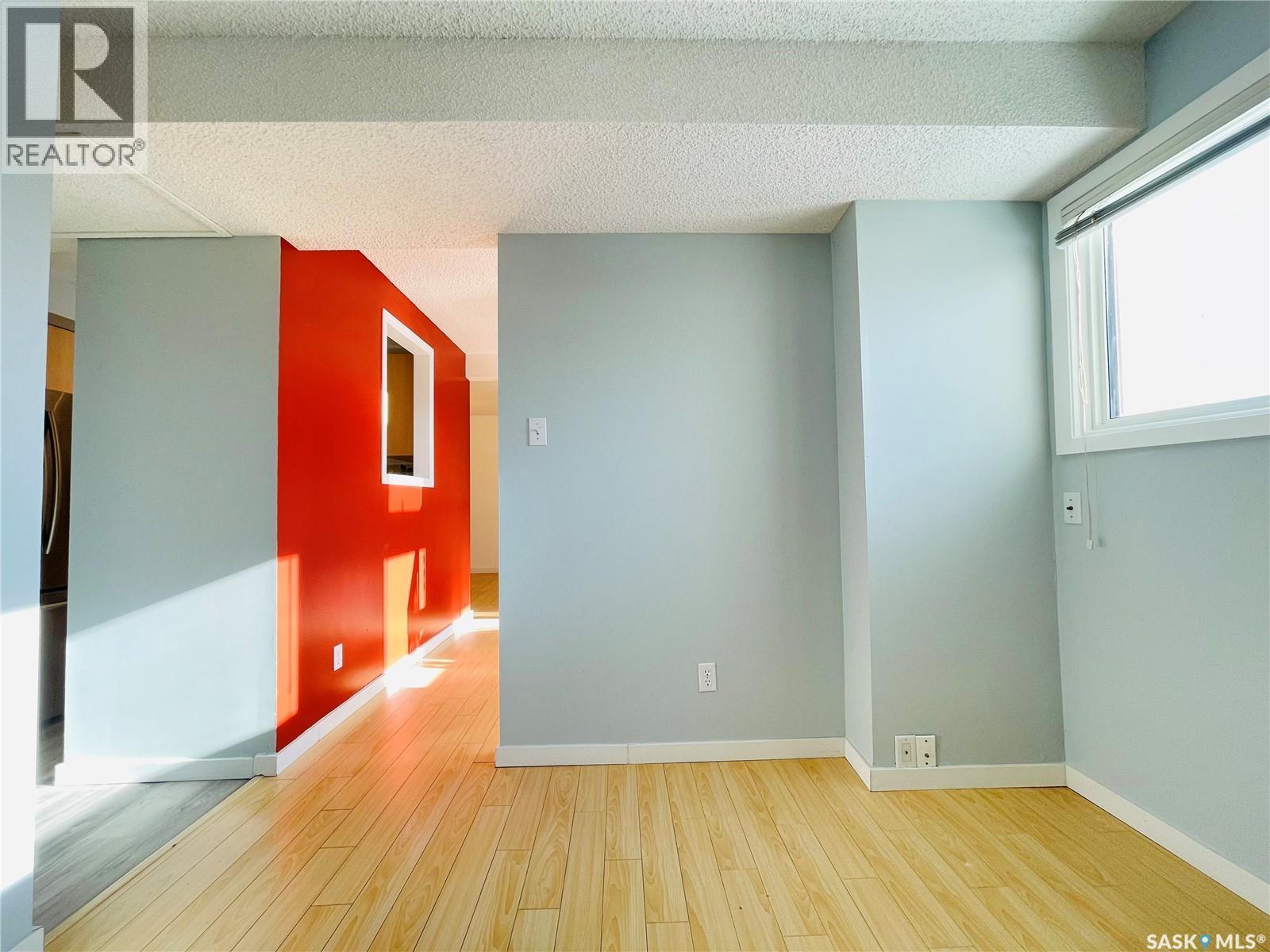 5026 10Th Avenue, Regina, SK - Indoor Photo Showing Other Room