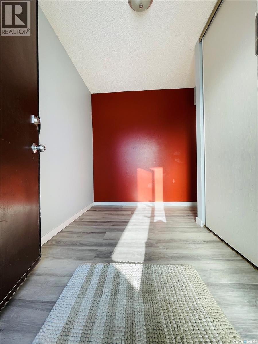 5026 10Th Avenue, Regina, SK - Indoor Photo Showing Other Room