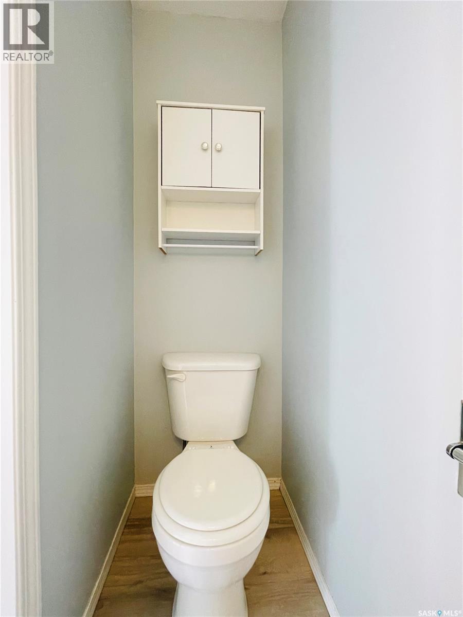 5026 10Th Avenue, Regina, SK - Indoor Photo Showing Bathroom