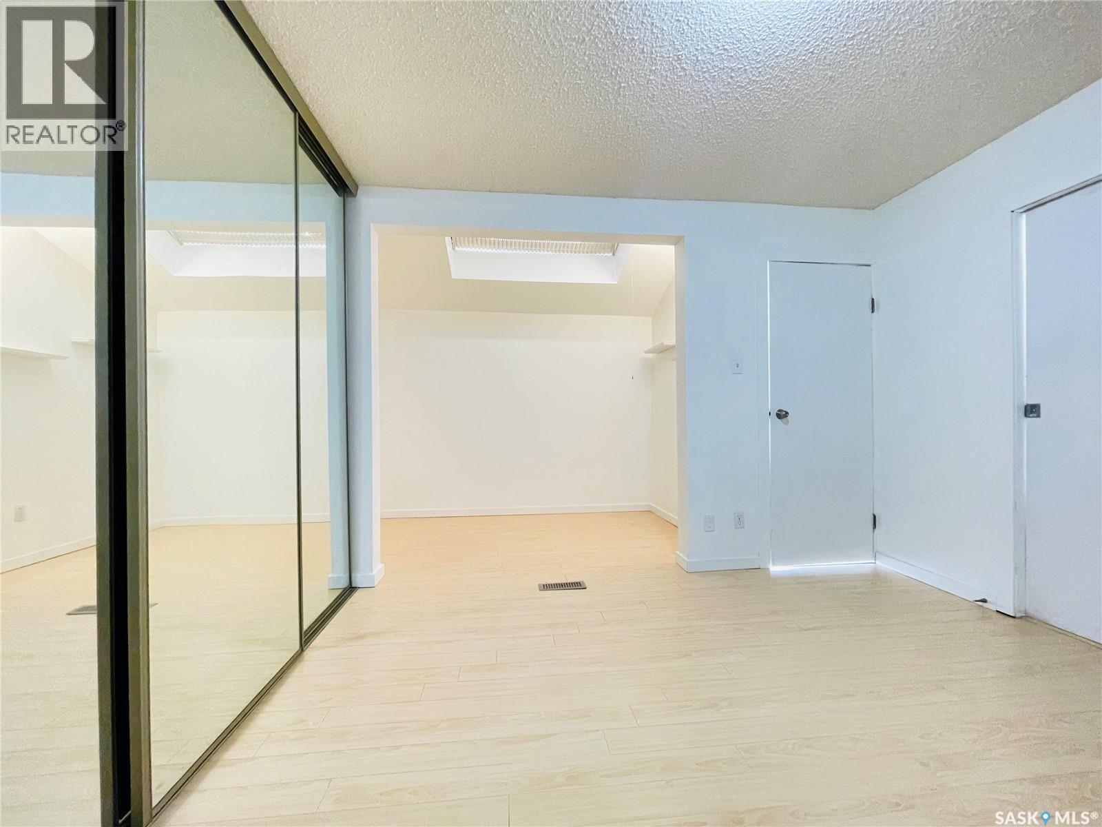 5026 10Th Avenue, Regina, SK - Indoor Photo Showing Other Room