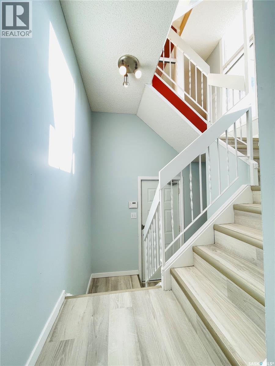 5026 10Th Avenue, Regina, SK - Indoor Photo Showing Other Room