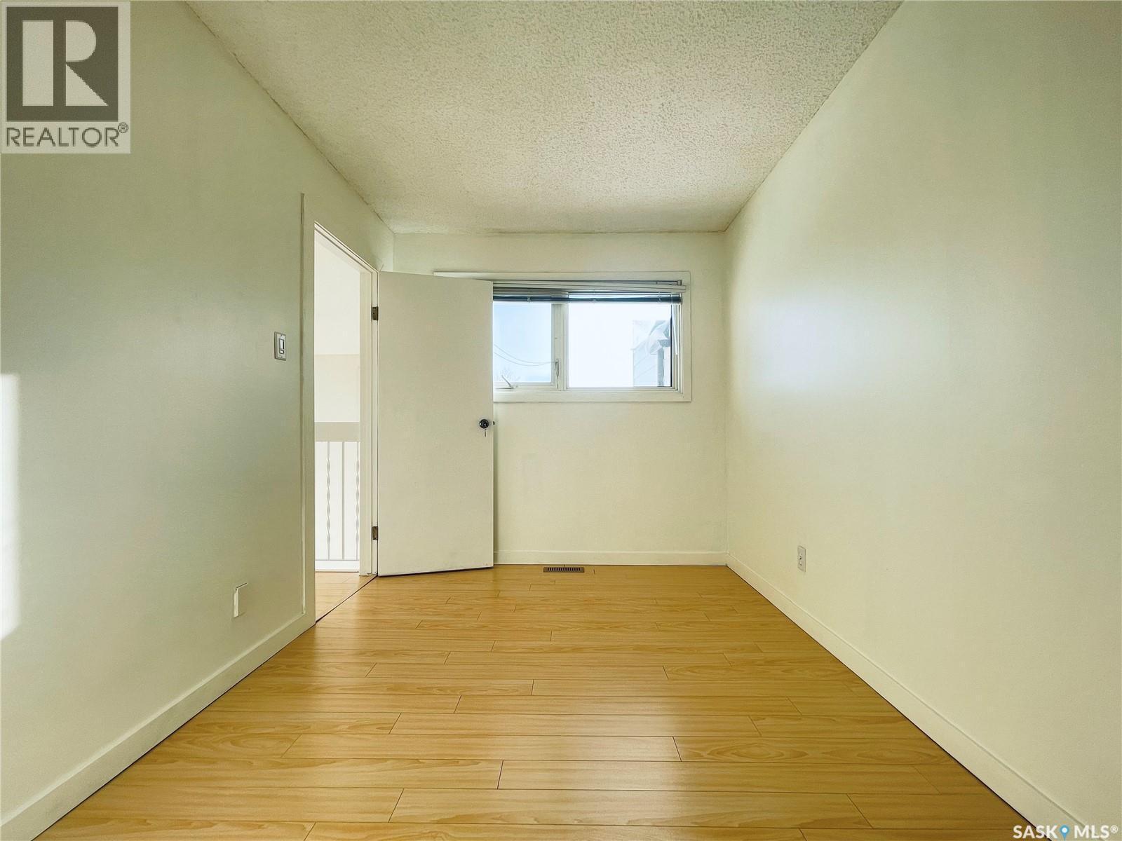 5026 10Th Avenue, Regina, SK - Indoor Photo Showing Other Room