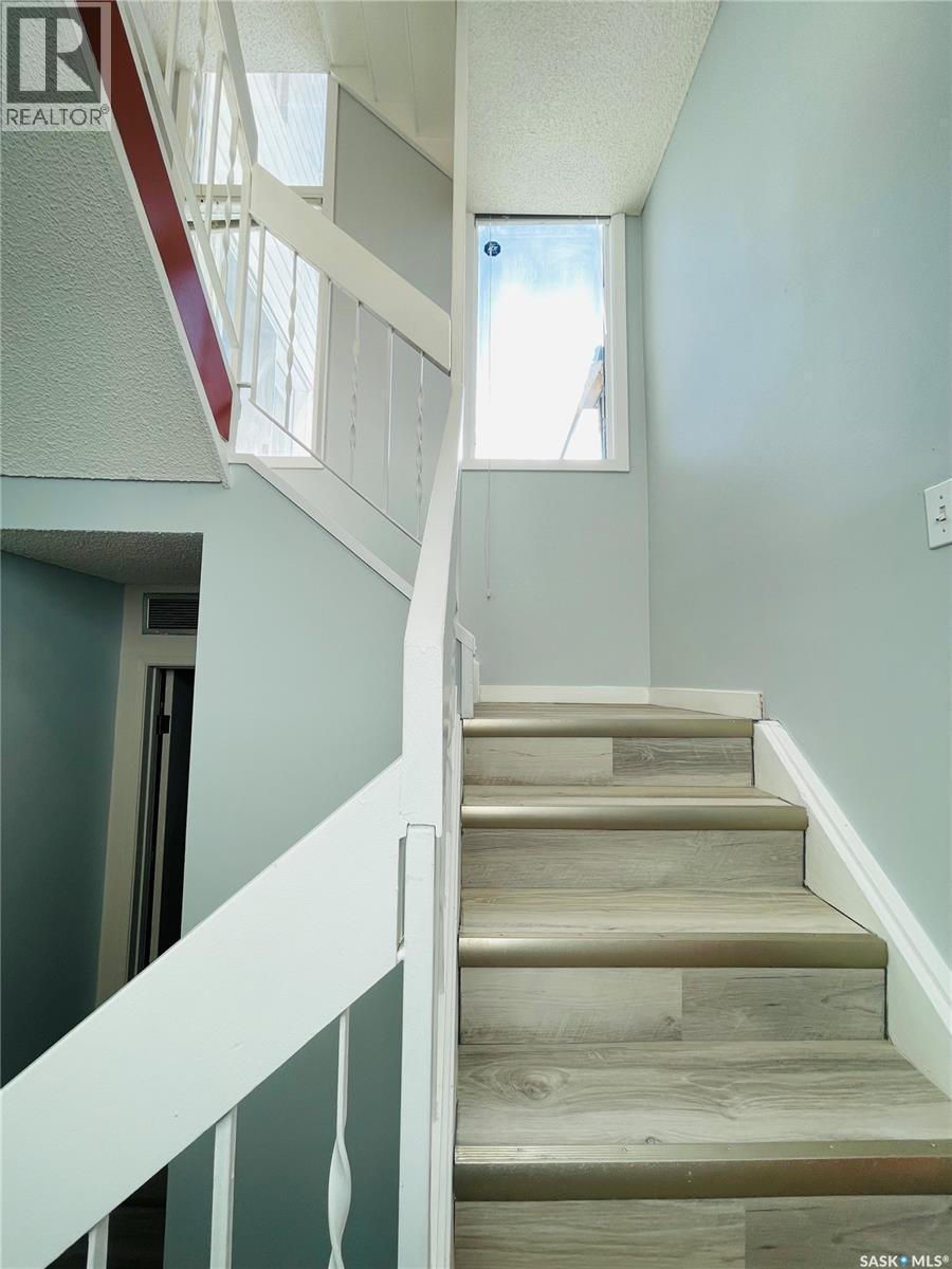 5026 10Th Avenue, Regina, SK - Indoor Photo Showing Other Room